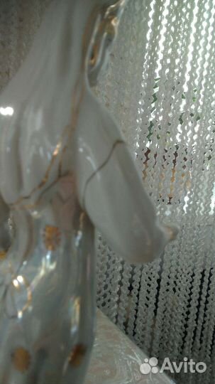 Статуэтка фарфор