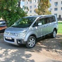 Mitsubishi Delica D5 2.4 CVT, 2010, 220 000 км, с пробегом, цена 2 100 000 руб.