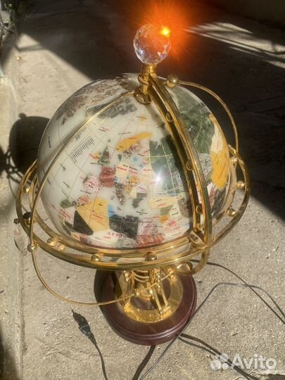 Глобус из натуральных камней со всего мира