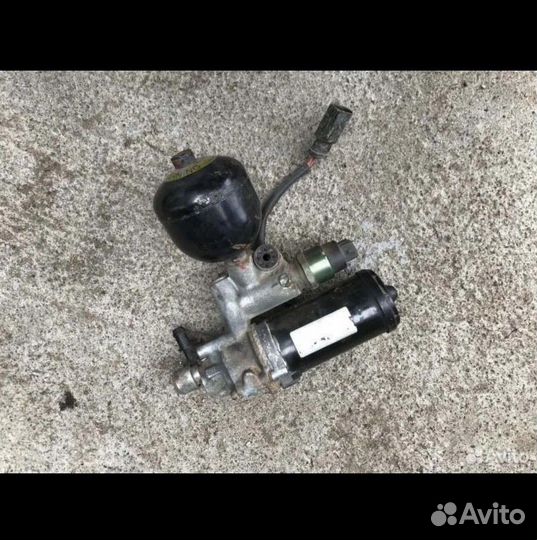 Насос тормозной Mercedes-Benz S-Class W220