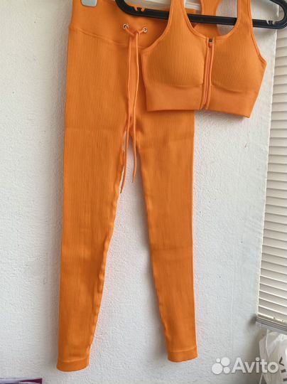 Спортивный костюм женский