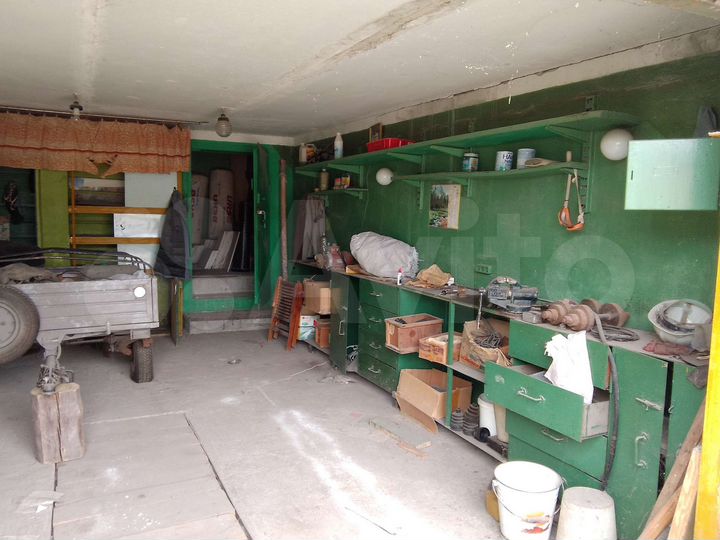 Гараж, > 30 м²