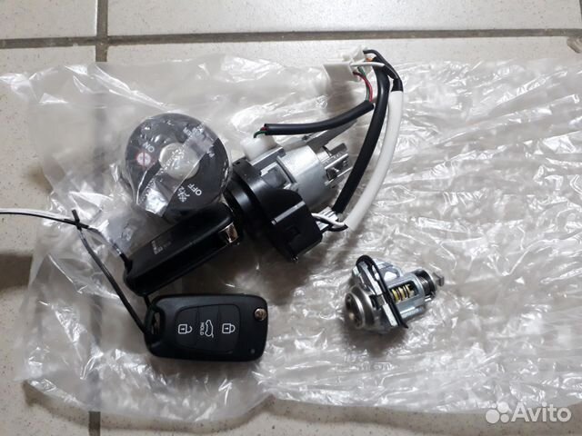 Запчасти Kia 819052K711 Замки компл. Soul AM 08-14