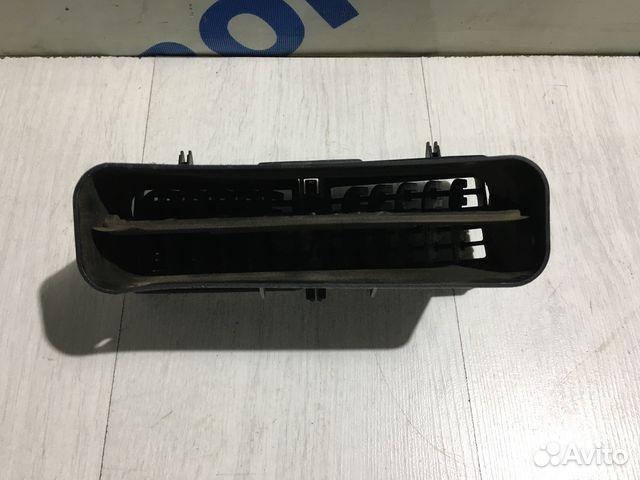 Дефлектор центральный peugeot 307 1.6 ат хетчбек