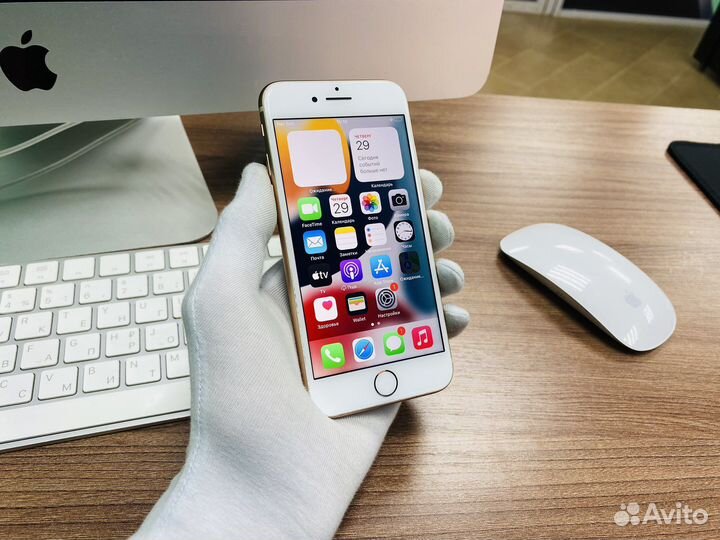 iPhone 8, 64 ГБ