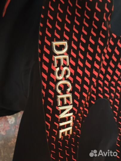Горнолыжный костюм descente
