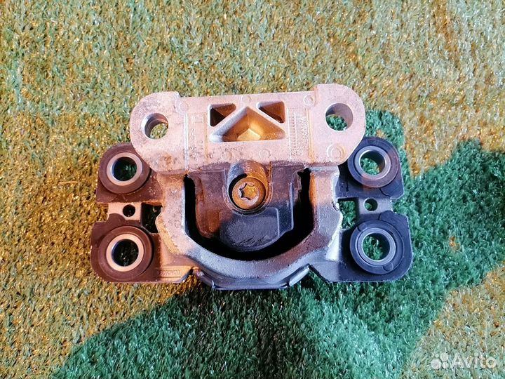 Опора двигателя (подушка двс) передняя левая 8G9N