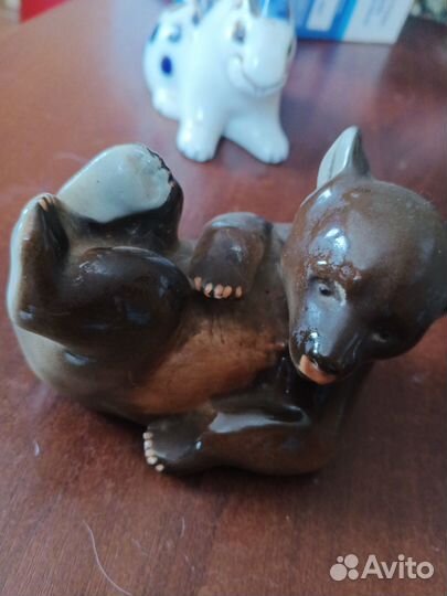 Лежачий мишка, фарфор