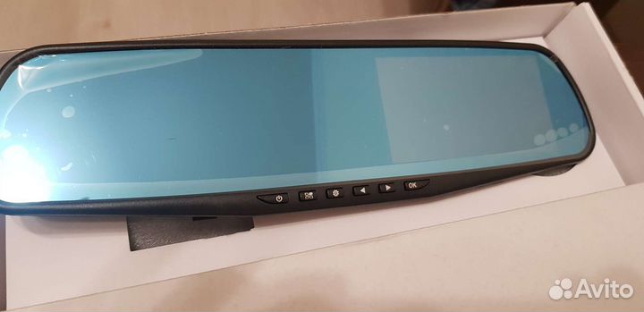 Видеорегистратор с камерой заднего вида