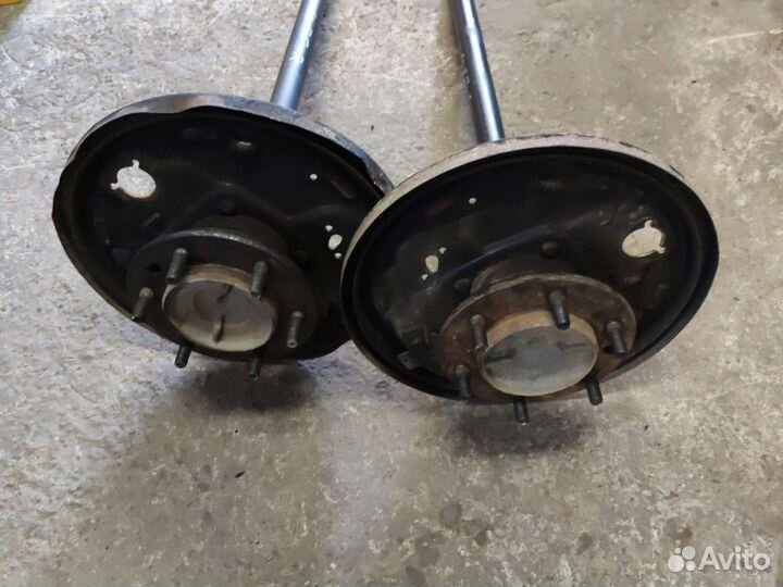 Полуось задняя Toyota Hilux surf 130