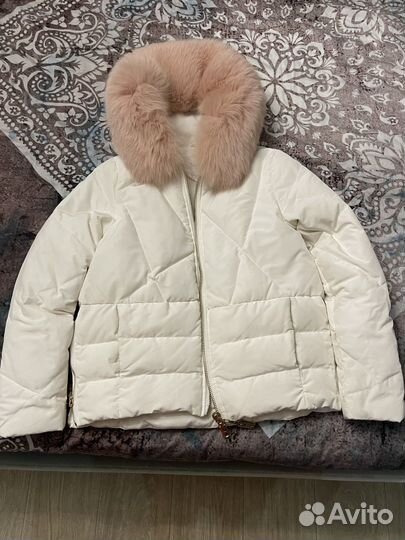 Пуховик белый с мехом зимний 42-44
