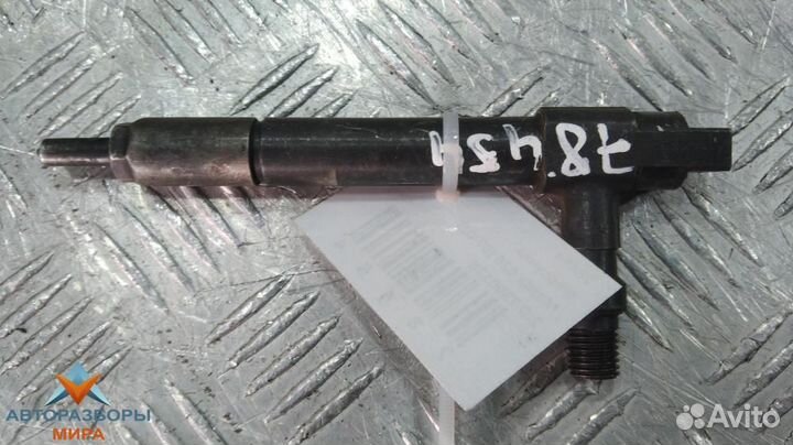 Форсунка Mazda 626 GF 1999 739012B