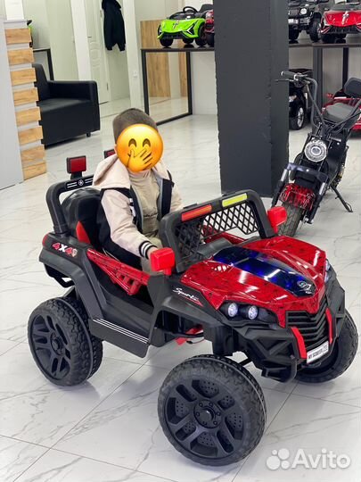 Детская машина электромобиль с пультом