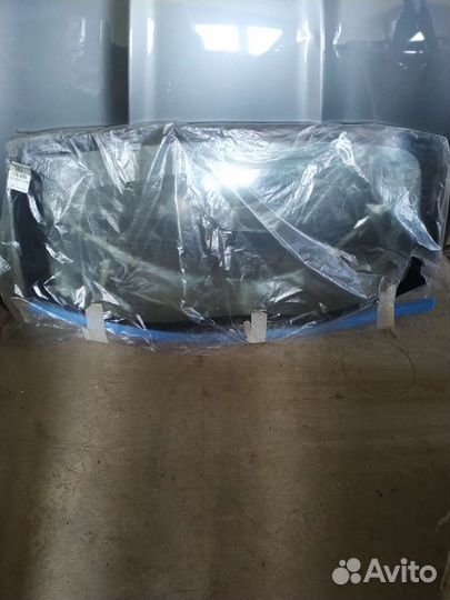 Заднее стекло renault sandero