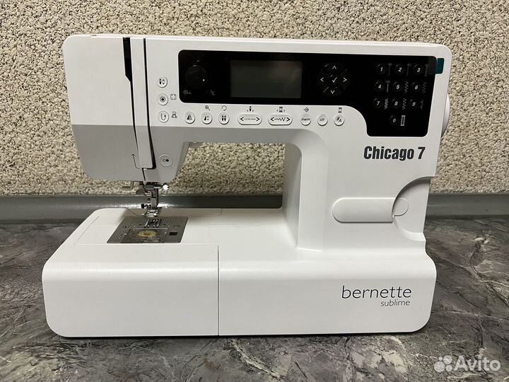 Швейно-вышивальная машина Bernina Chicago 7