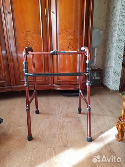 Ходунки для инвалидов и пожилых