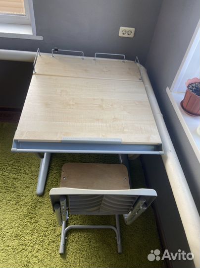 Школьная парта со стулом