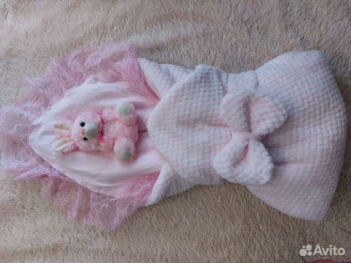 Комплект на выписку для девочки