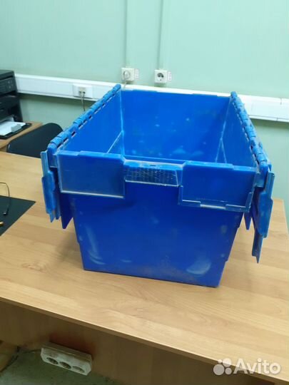 Ящик пластиковый с крышкой