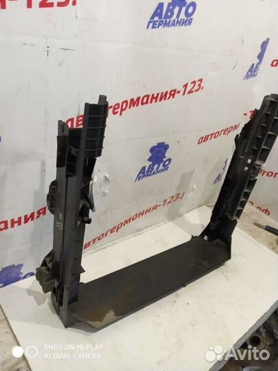 Рамка радиатора Bmw X5 E70 N52B30AF