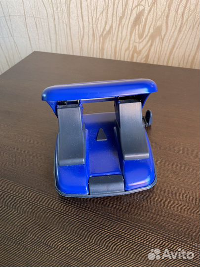 Мощный дырокол Sax 518