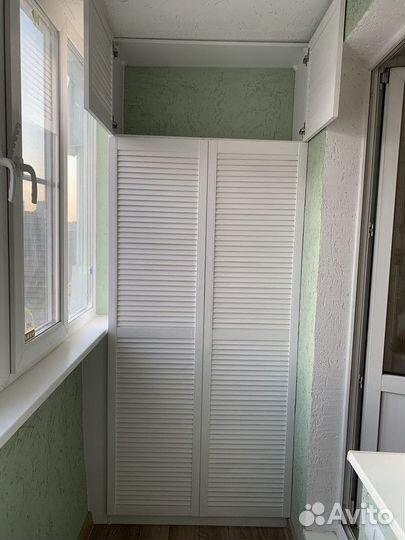 Компактный шкаф для балкона