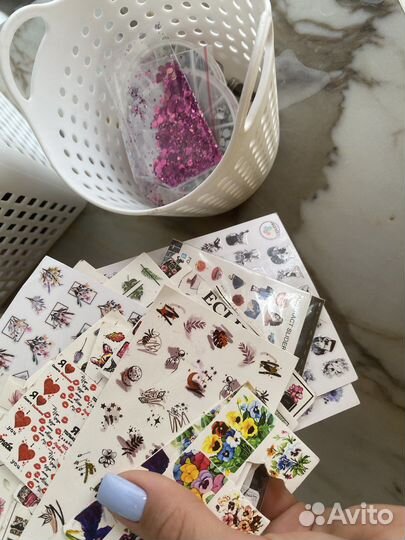 Слайдеры и разные блестки,втирки,бульонки,ленты