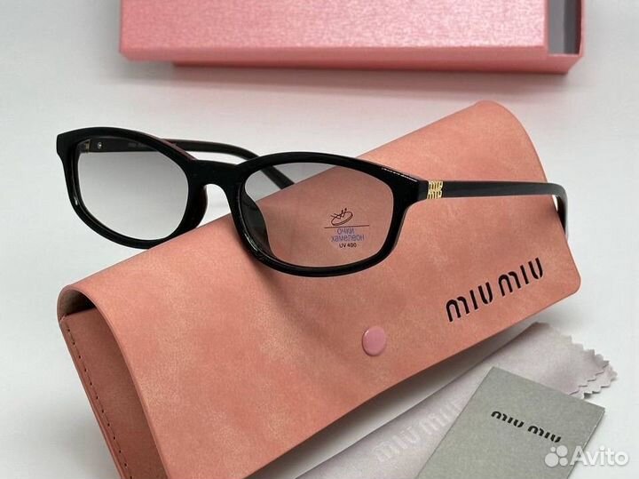 Солнцезащитные очки miu miu