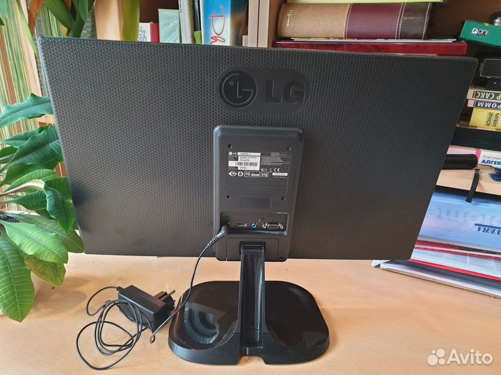 Монитор LG 22mp55hq-p