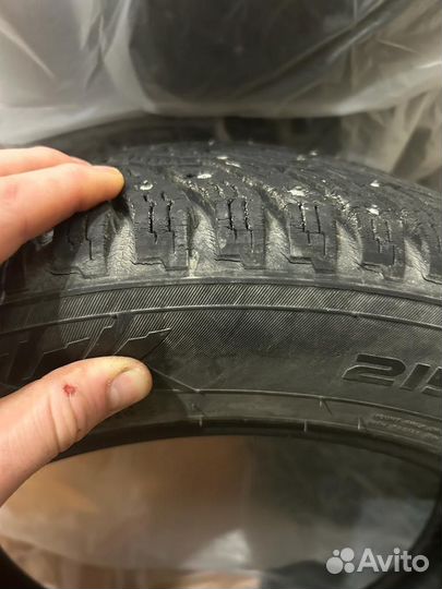 Nokian Tyres Hakkapeliitta 8 215/55 R17