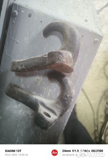 Буксировочный крюк газ 53