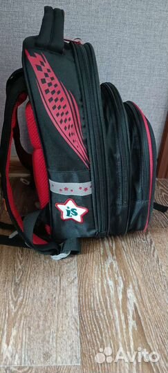 Портфель (рюкзак) школьный
