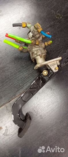 Педаль тормоза с краном Freightliner