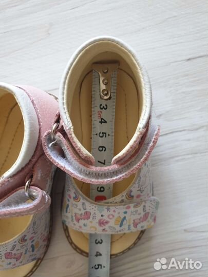 Сандалии на девочку