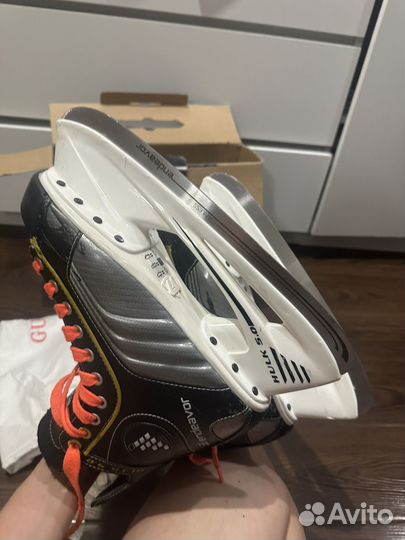 Коньки хоккейные