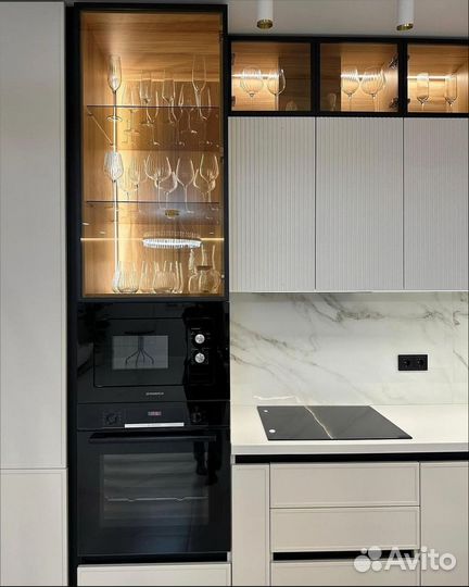 Кухня под потолок