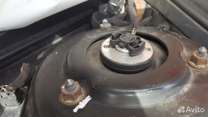 Стойка передняя левая гидро ABC w220 mercedes