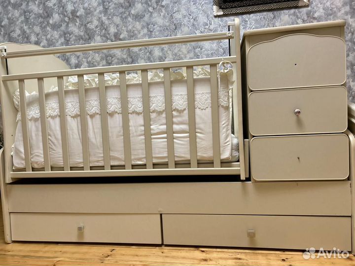 Детская кроватка