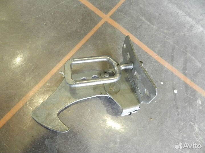 Крюк капота - BMW X3 F25