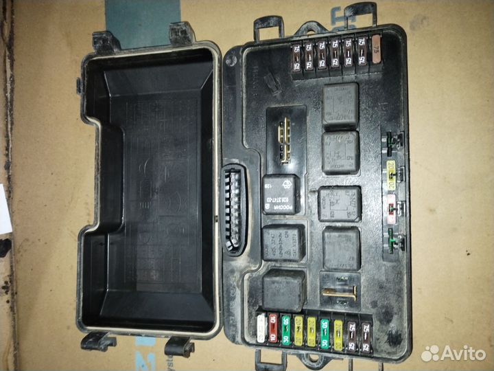 Монтажный блок ваз 2115372201040