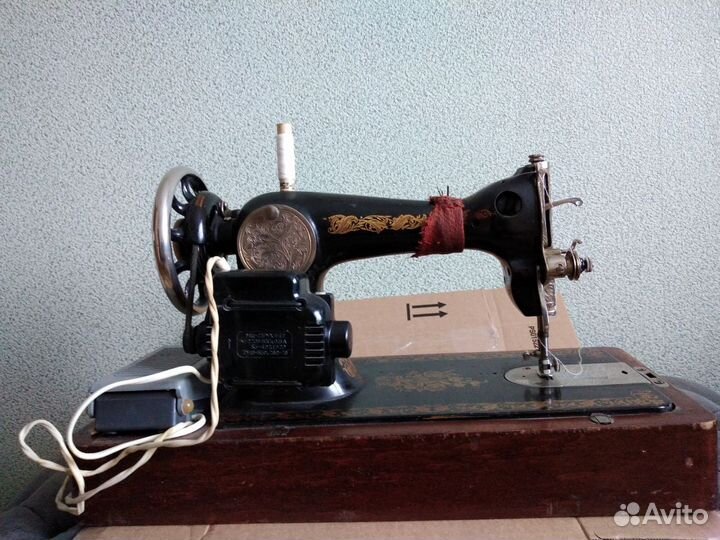 Швейная машина с электроприводом