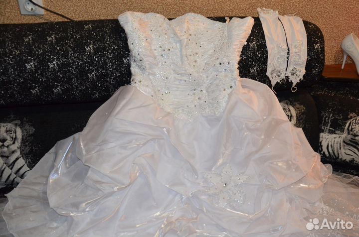 Свадебное платье