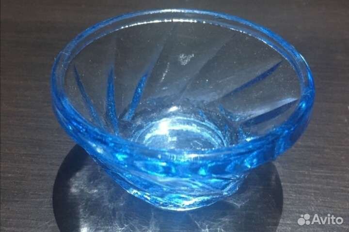 Старинная посуда из цветного стекла