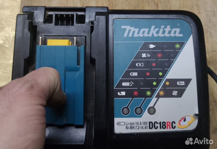 Зарядное устройство Makita DC18RC оригинал