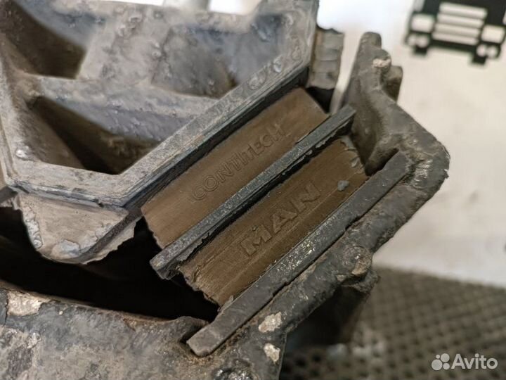 Подушка двигателя передняя Man Tgx