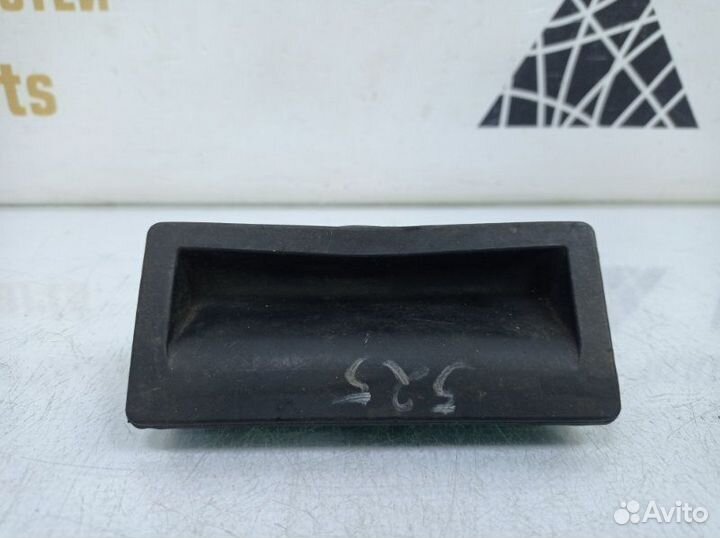 Кнопка открывания багажника Volkswagen Tiguan 1