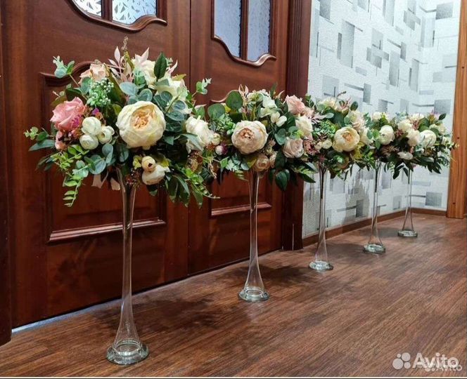 Композиции из искусственных цветов в аренду