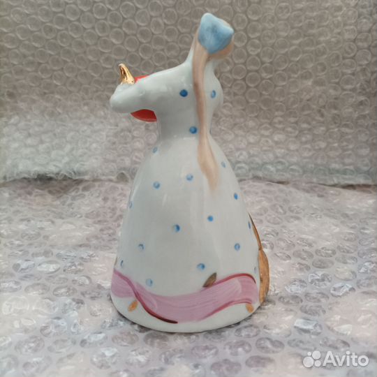 Девушка с чайником и девушка с самоваром (Дулево)