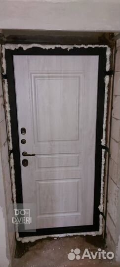 Дверь входная уличная