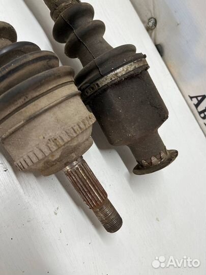 Полуось привод шрус левый Symbol kangoo Clio